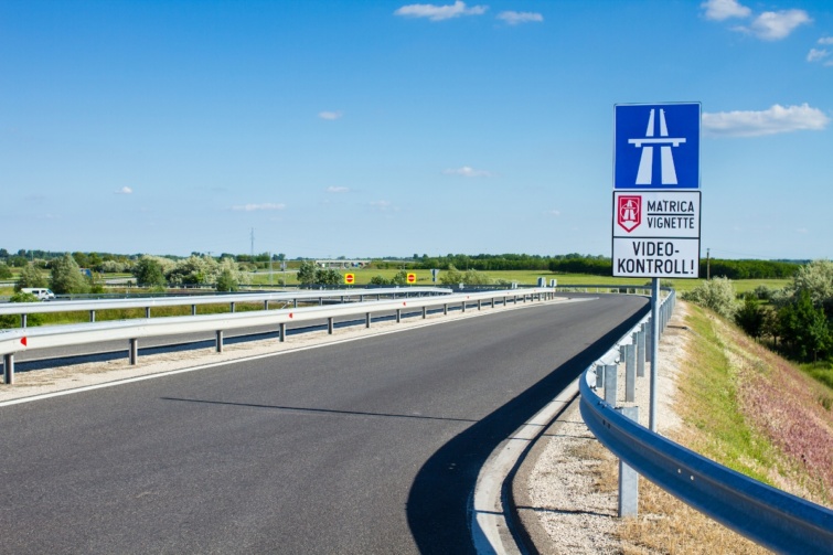 highway Startlap Vásárlás Felhajtó egy magyar autópályán