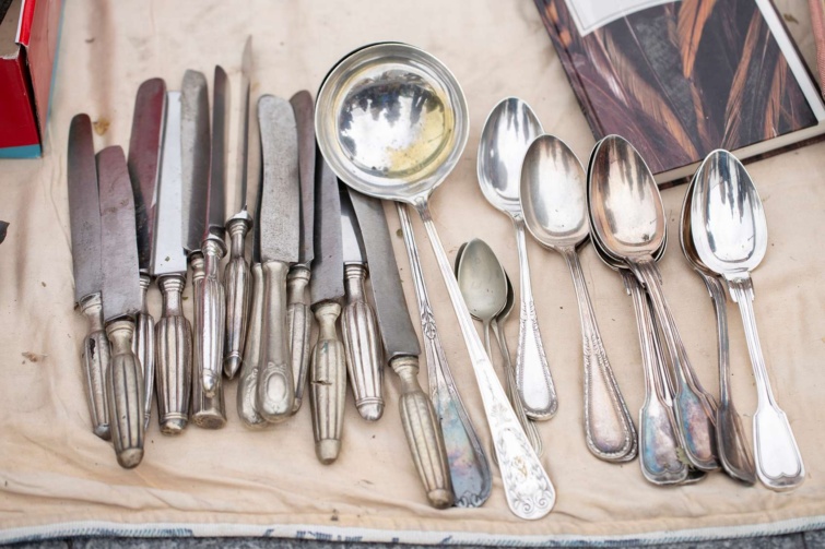 Rozsdás kanalak és kések