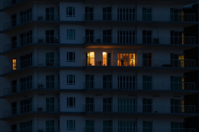 Egy lakás a háztömbben