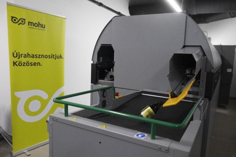 A MOHU új, ömlesztett beöntésre alkalmas automatája