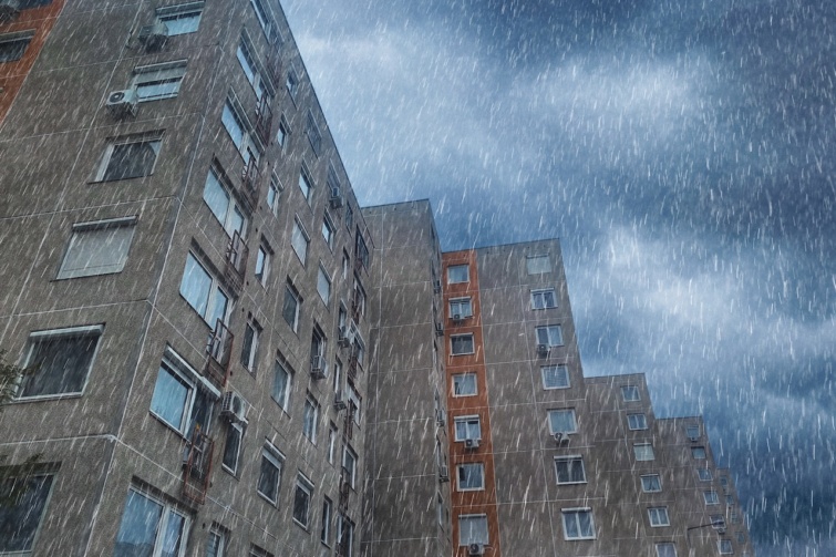 panelházak viharban