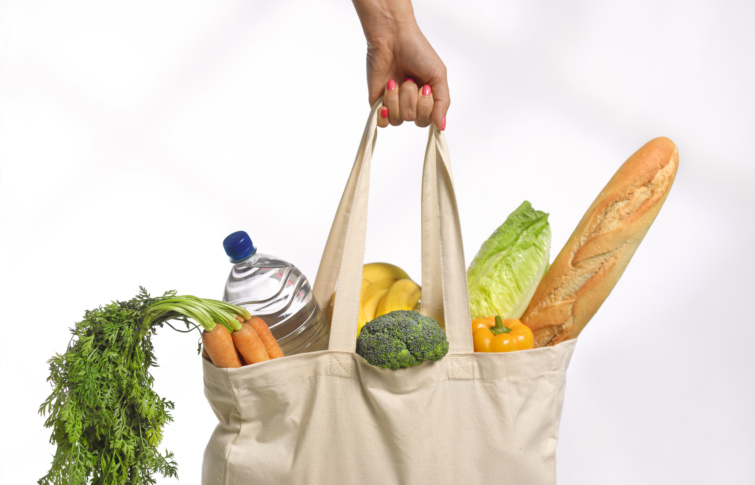 Bevásárló szatyor mindennel megtömve