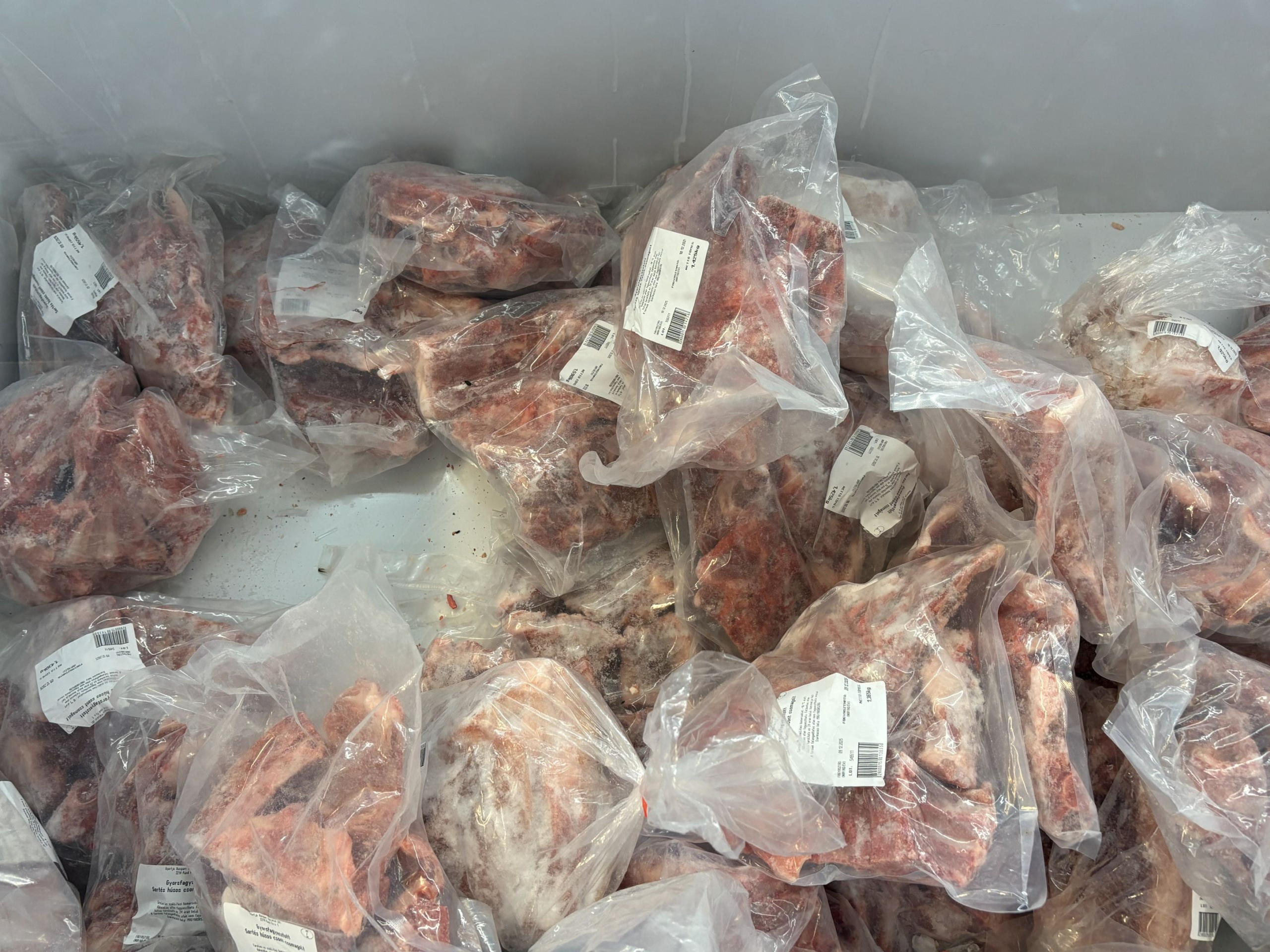 Árucikkek az első magyarországi Basket Plus diszkontban