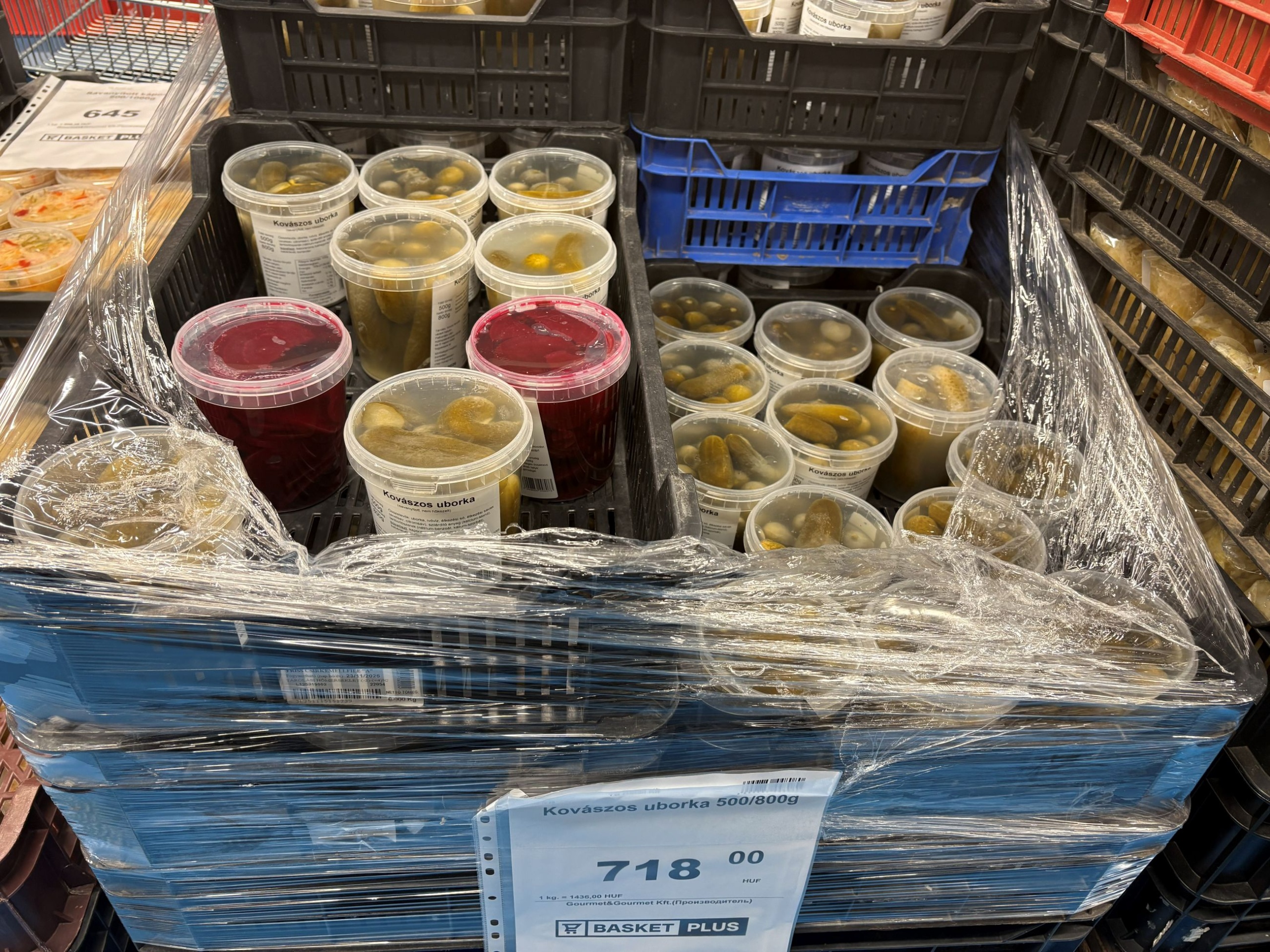 Árucikkek az első magyarországi Basket Plus diszkontban