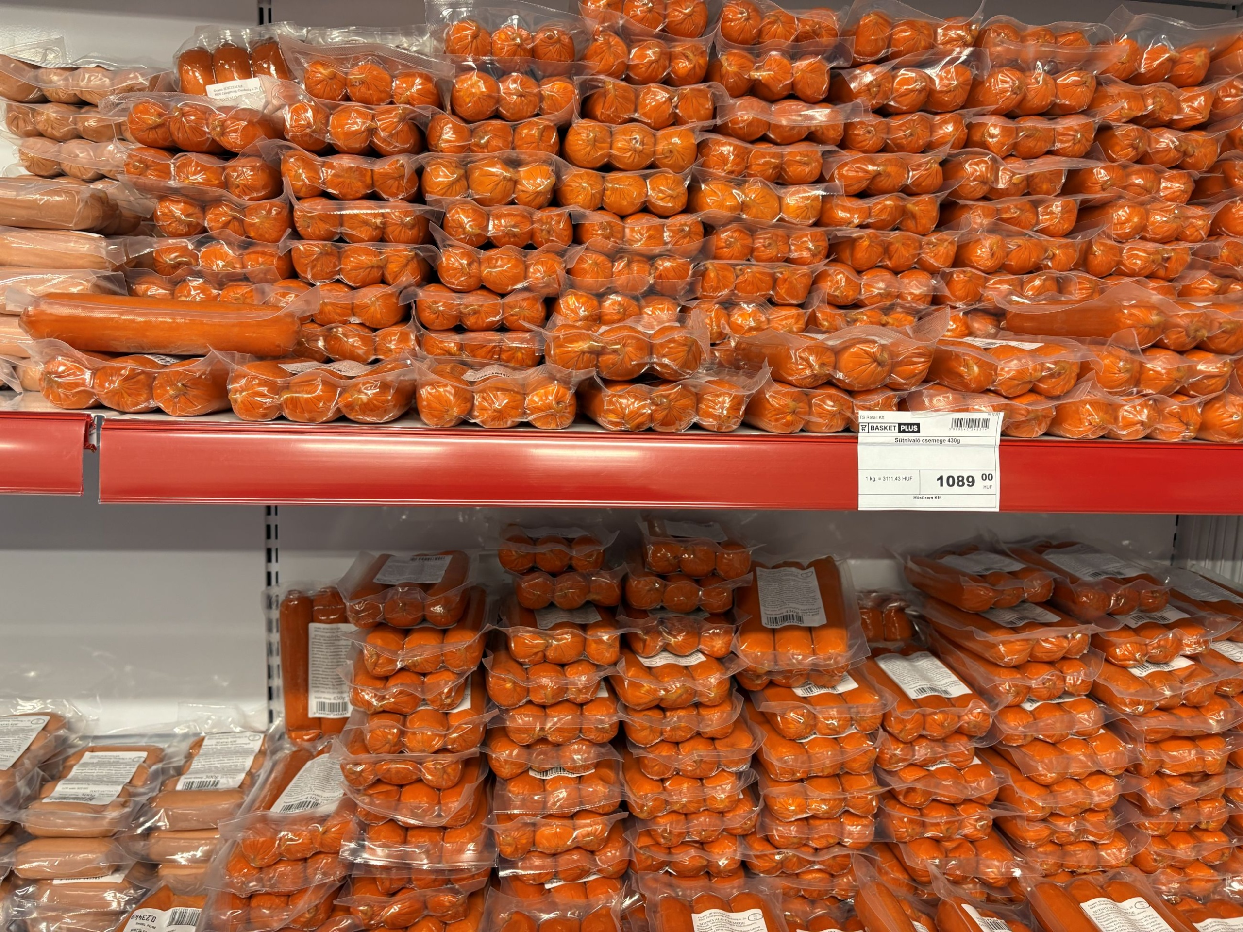 Árucikkek az első magyarországi Basket Plus diszkontban