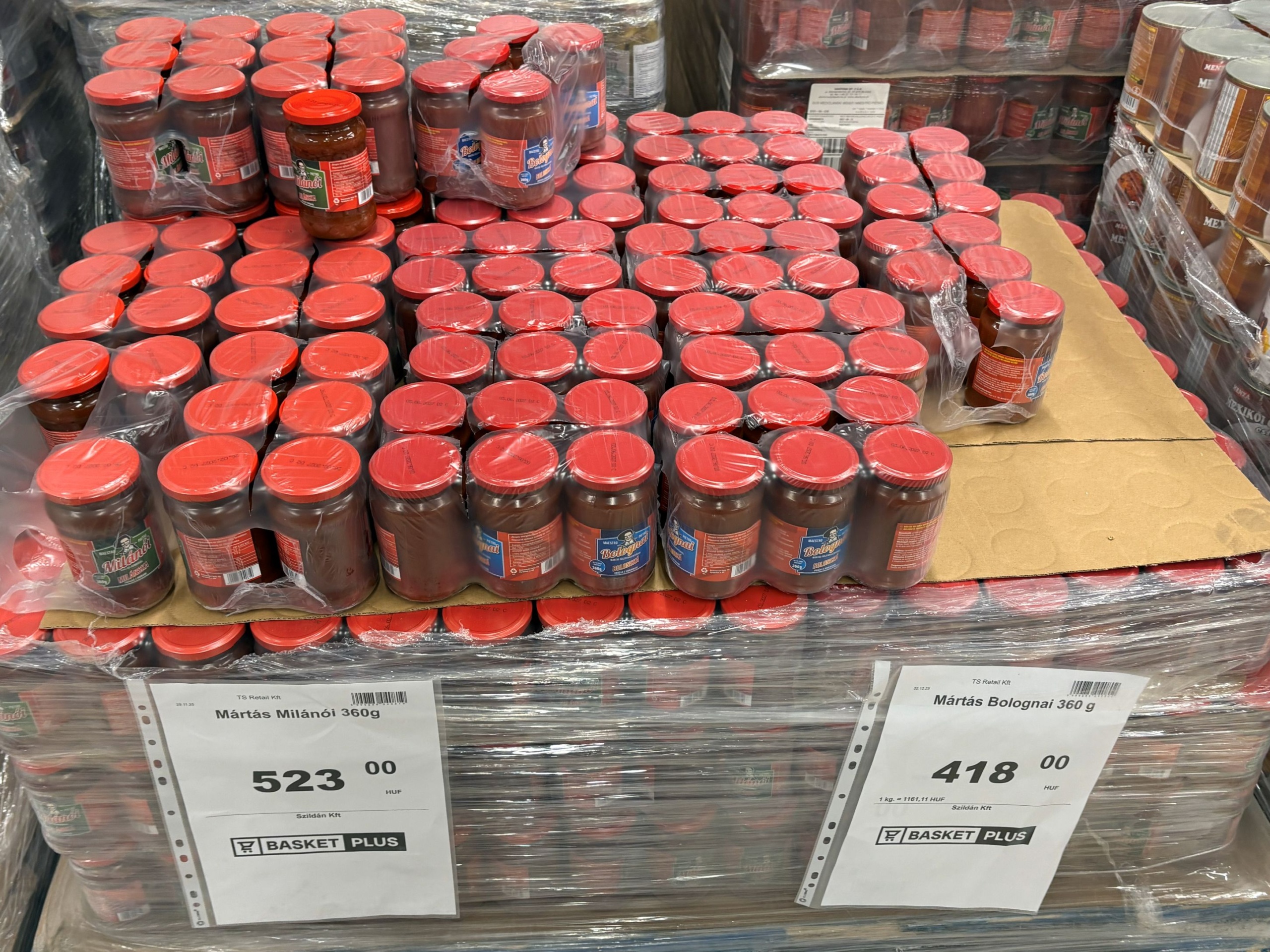 Árucikkek az első magyarországi Basket Plus diszkontban