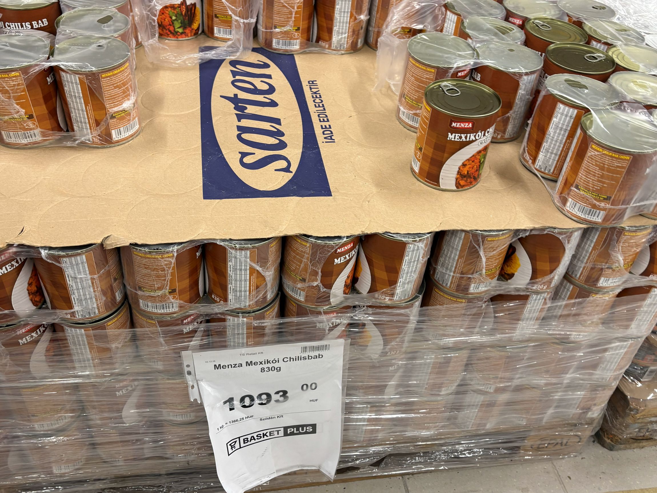 Árucikkek az első magyarországi Basket Plus diszkontban