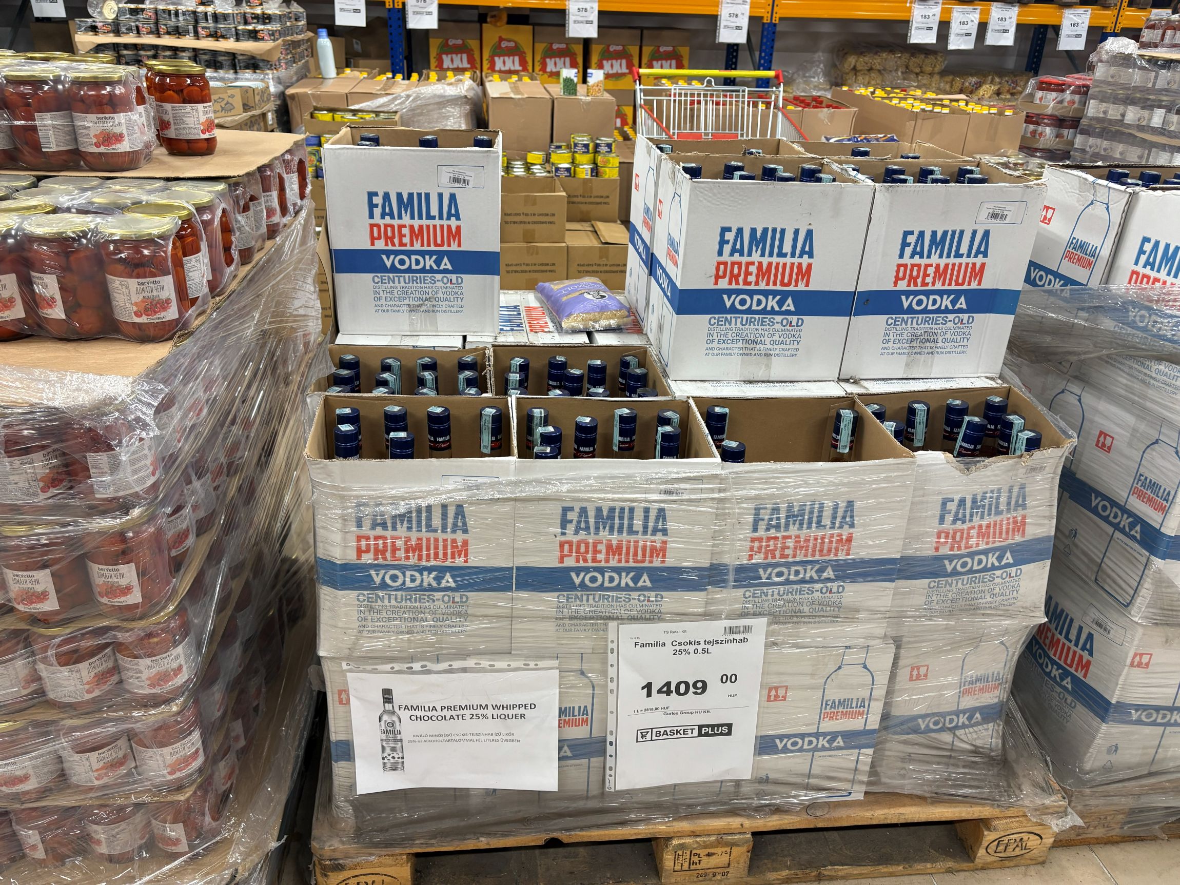 Árucikkek az első magyarországi Basket Plus diszkontban