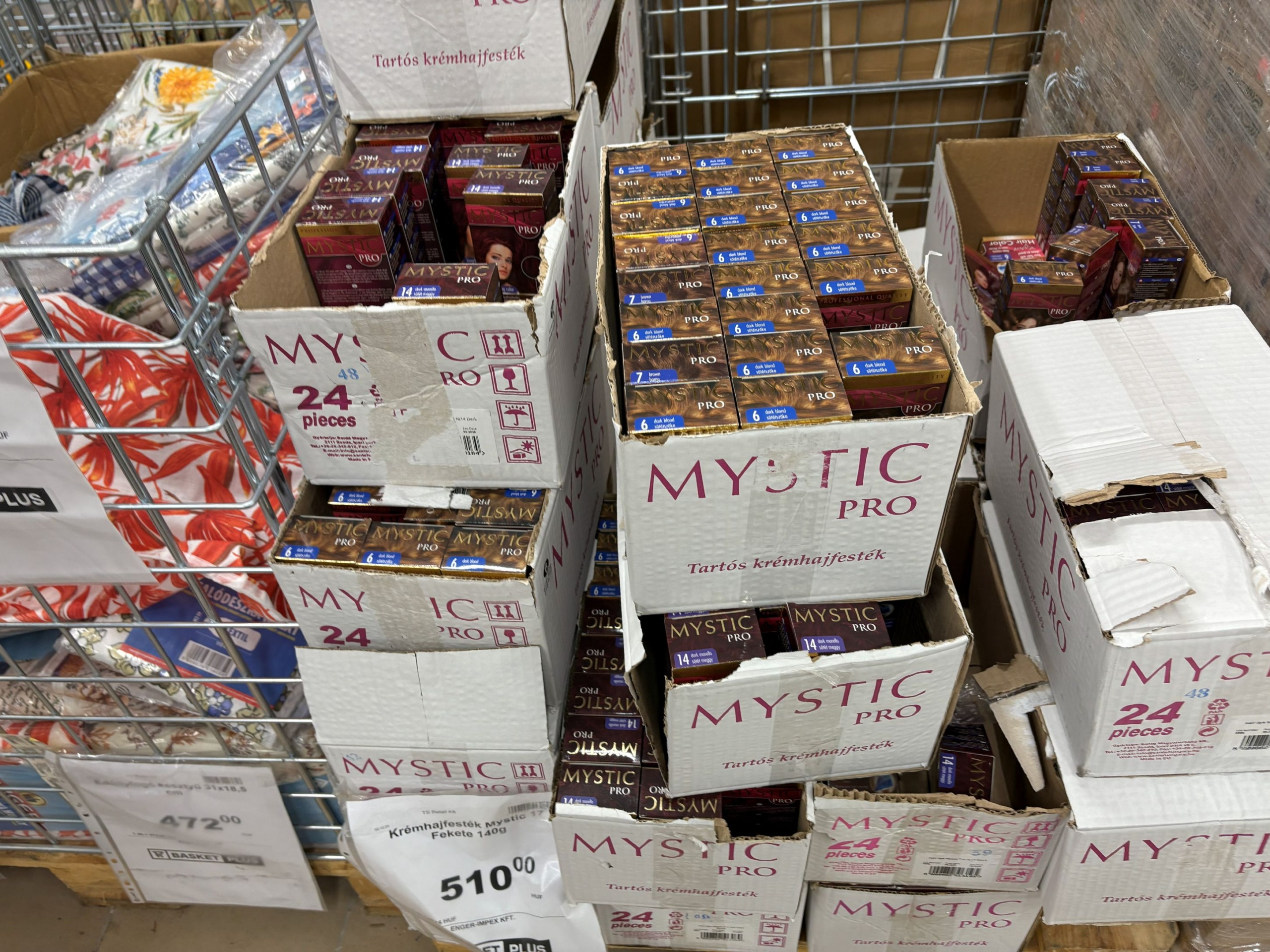 Árucikkek az első magyarországi Basket Plus diszkontban