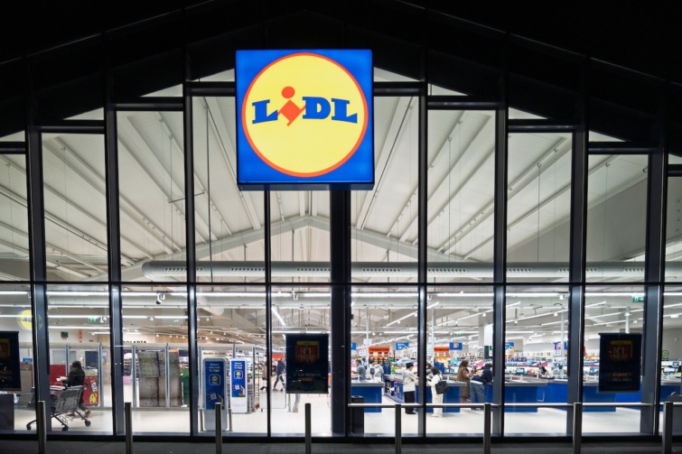 Lidl áruház bejárata