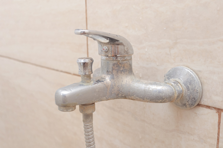 Erősen vízköves csap