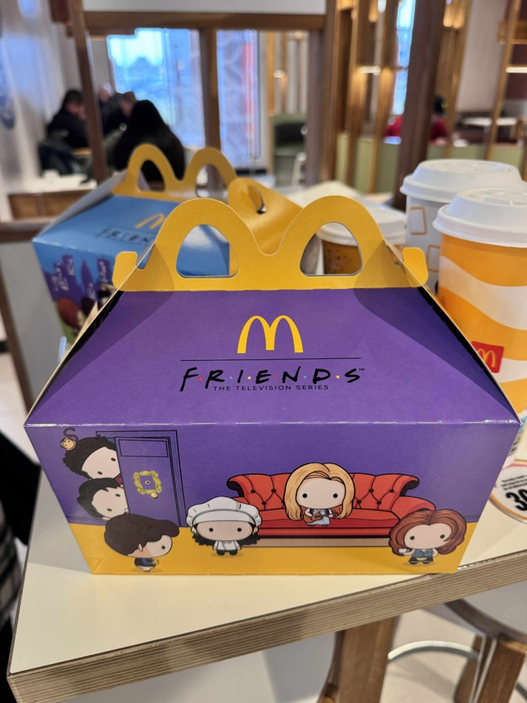A McDonald’s limitált Jóbarátok-menüje a mosonmagyaróvári étteremben. 