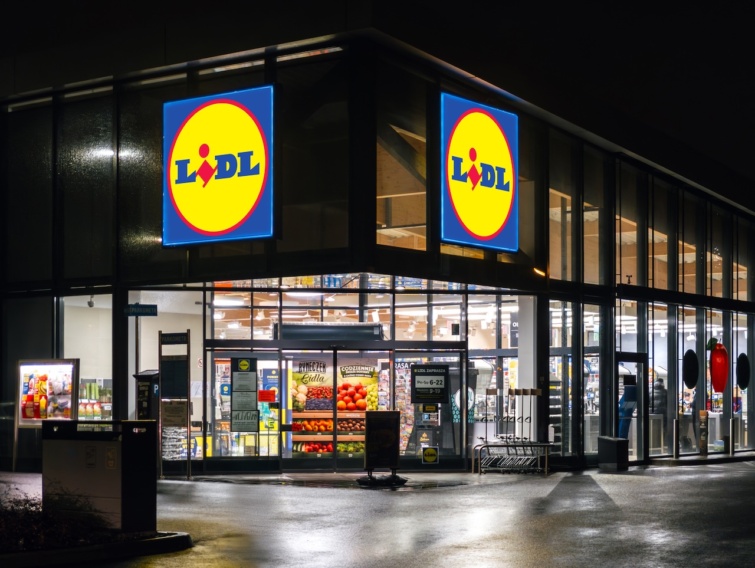 Egy Lidl áruház bejárata