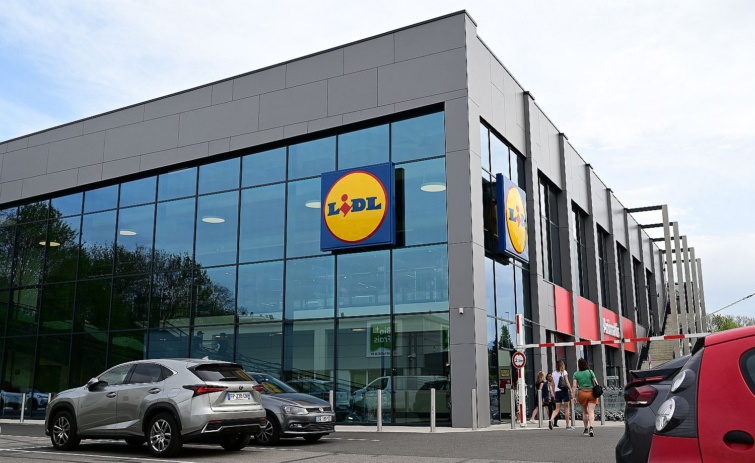 Egy Lidl-üzlet kívülről fotózva.