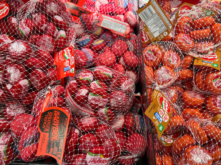 Babybel sajtok csomagolásának titka Startlap Vásárlás Mini Babybel sajtok egy halomban