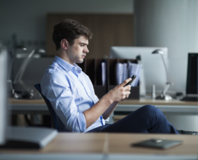 képcím