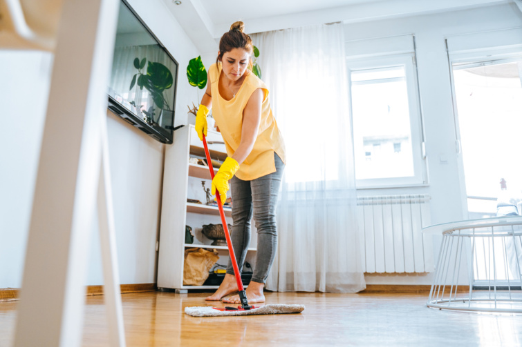 felmosas padlo csikmentes Startlap Vásárlás padlót felmosó nő