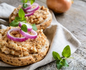 képcím