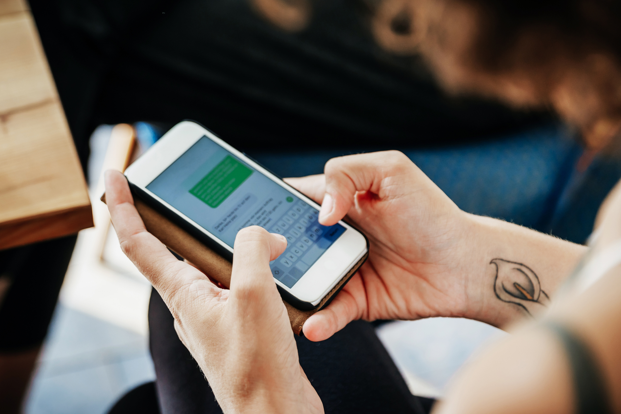 Nagy változás jön a WhatsAppon októbertől - bizonyos üzenetekért már fizetni kell majd